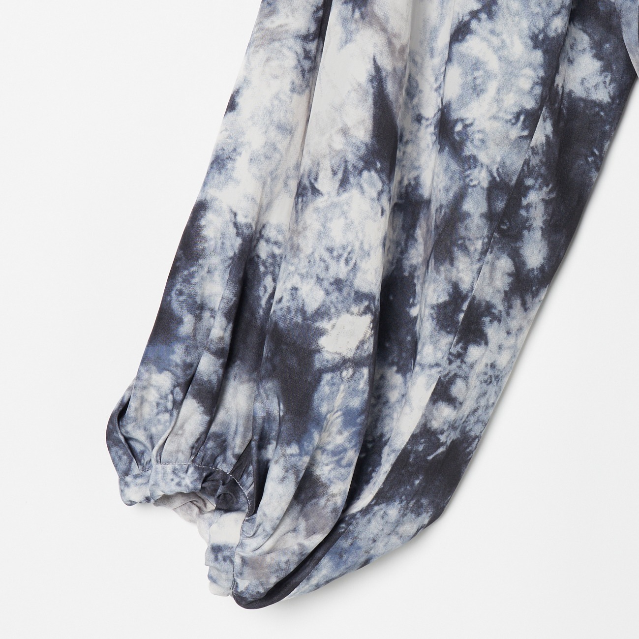 DIGITAL BLUR PRINT TOP｜HELIOPOLE｜HÉLIOPÔLE（エリオポール