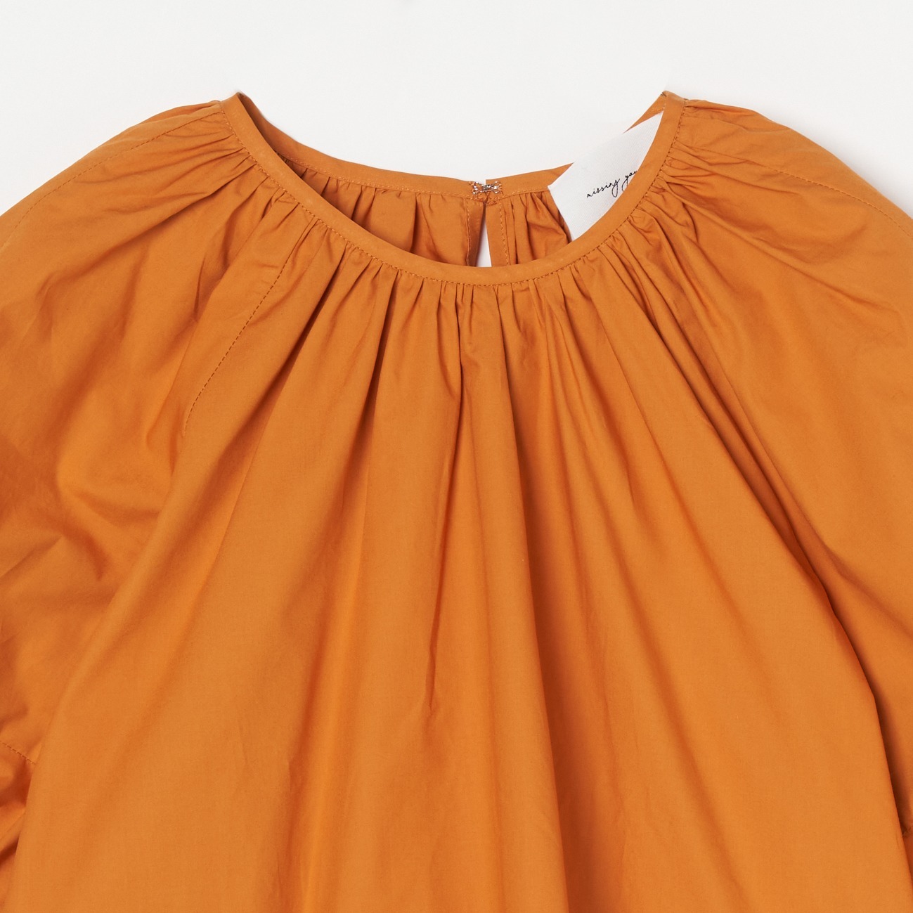 missing you already】BACK POINTED SHIRRING BLOUSE-