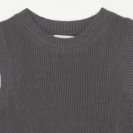 KNIT PLEATED VEST 詳細画像 チャコールグレー 2