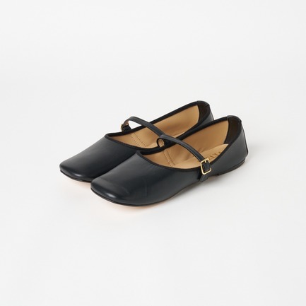 SQ TOE STRAP FLAT