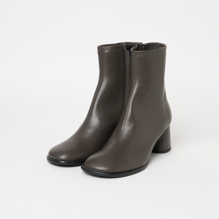 ROUND TOE SHORT BOOTS