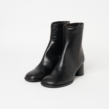 ROUND TOE SHORT BOOTS
