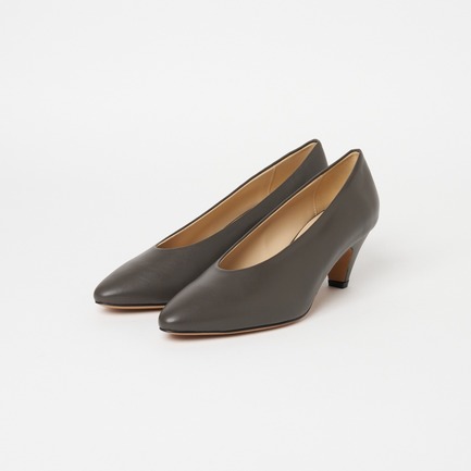PLAIN PUMPS