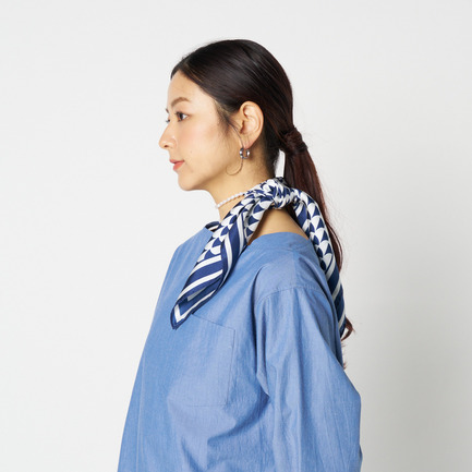 SILK SCARF A WAVE PRINT 詳細画像 ネイビー 8