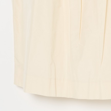 CURVED PLEATED SKIRT 詳細画像 アイボリー 4