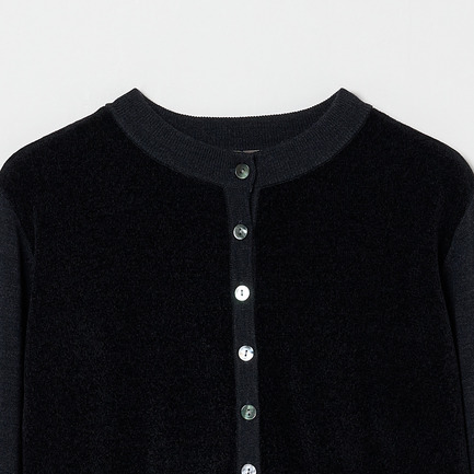 VELOUR CREW NECK CARDIGAN 詳細画像 【EC限定】ブラック&times;ブラックボタン 2