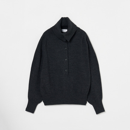 BUTTON STAND NECK PULLOVER